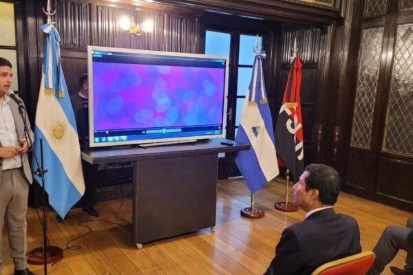 1,2,3 a bailar se proyecta en Argentina