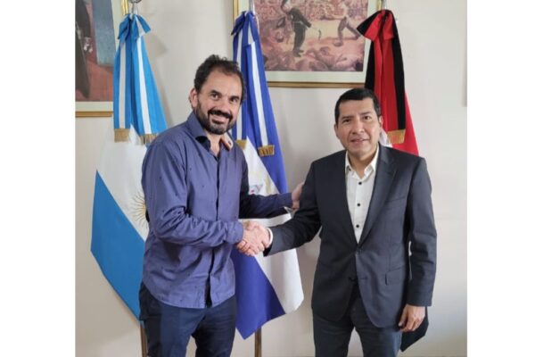 Nicaragua estrecha lazos de amistad con analista político de Argentina