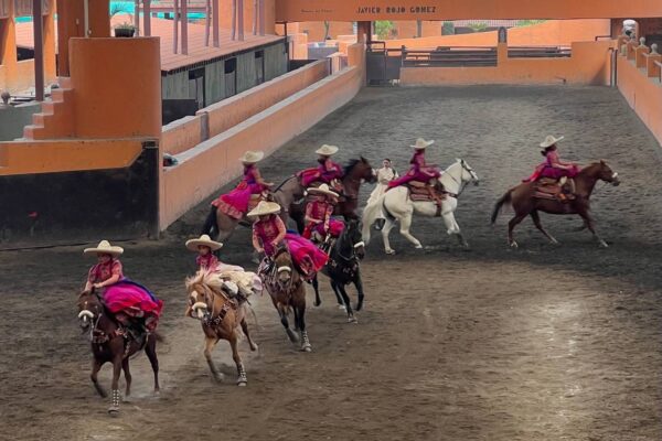 Embajador nicaragüense asiste a encuentro con alcaldes mexicanos