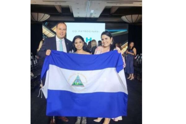 Diseñadora nicaragüense destaca en Fashion Week Honduras