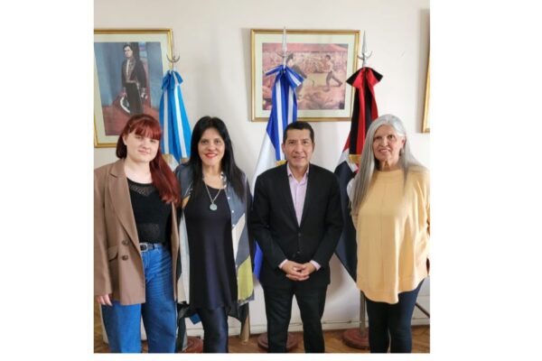 Trovadora Argentina confirma voluntad de colaborar culturalmente con Nicaragua