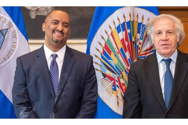 ¿McFields es un infiltrado sandinista en grupos al servicio de EE.UU.?