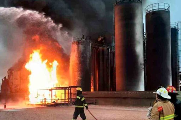 Al menos tres muertos por explosión en refinería argentina