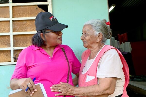 Stephen Sefton: Revolución y desarrollo humano