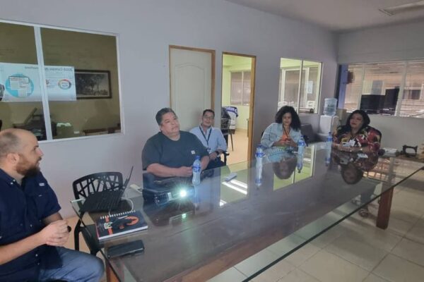 Viceministro del trabajo conoce operaciones de Kaizen S.A.