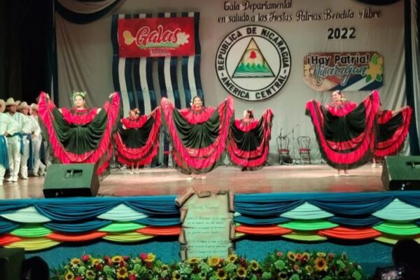 Celebran a la patria bendita y libre con galas culturales