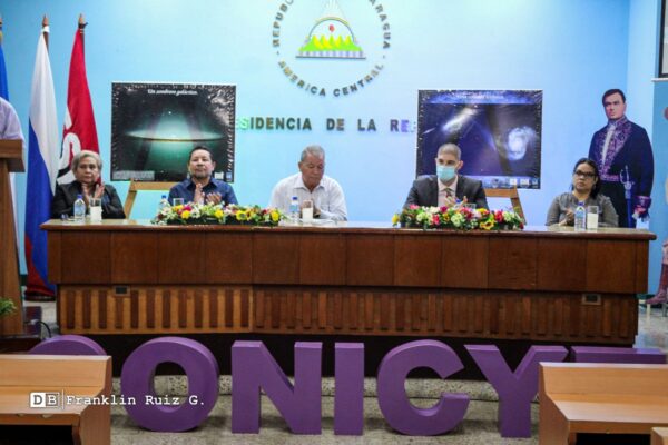 Certifican a estudiantes de secundaria en temas del espacio y el mundo