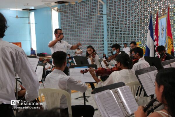 Normalistas celebran fiestas patrias con concierto musical