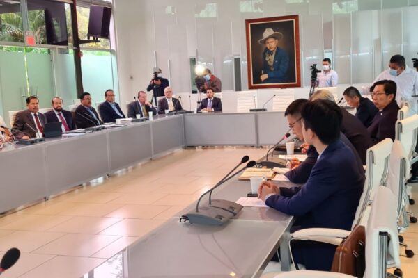 Consejo de Ministros de Nicaragua se reúne con delegación del Partido Comunista de China