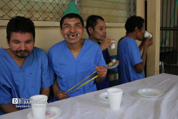 Celebran cumpleaños de pacientes del Hospital Psicosocial