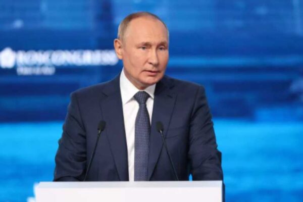 Ucrania y la crisis energética centran la intervención de Putin en Foro Económico Oriental