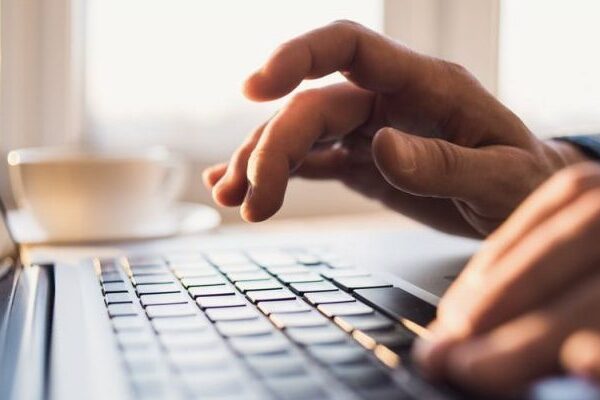 Stephen Sfton: Terrorismo, represión y Julian Assange el doble rasero imperial