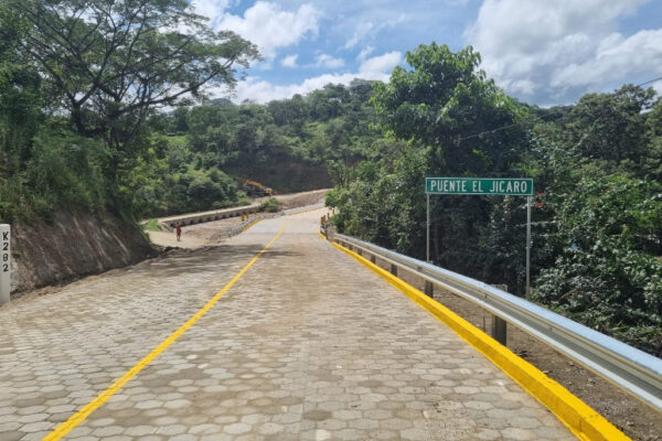 Mejora calidad de vida de familias con nuevo puente El Jicaro
