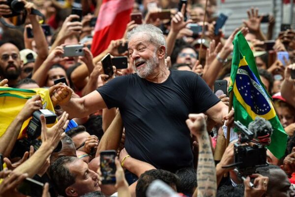 Lula da Silva es electo presidente de Brasil