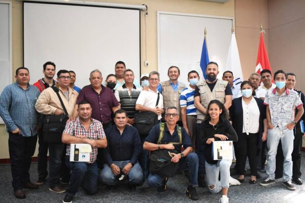 Nicaragua capacita a técnicos sobre uso de telecomunicaciones de emergencia