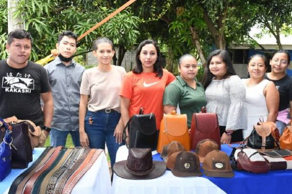 Dirigen capacitación especializada a emprendedores y artesanos de Monimbó