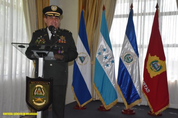 Ejército de Nicaragua efectúa ceremonia de condecoraciones