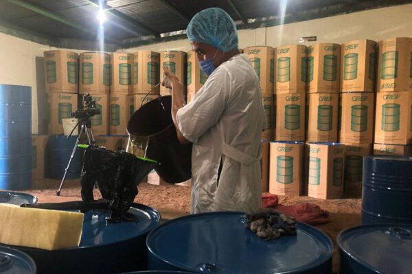 Cooperativa de Achuapa destaca por procesamiento de aceite de ajonjolí