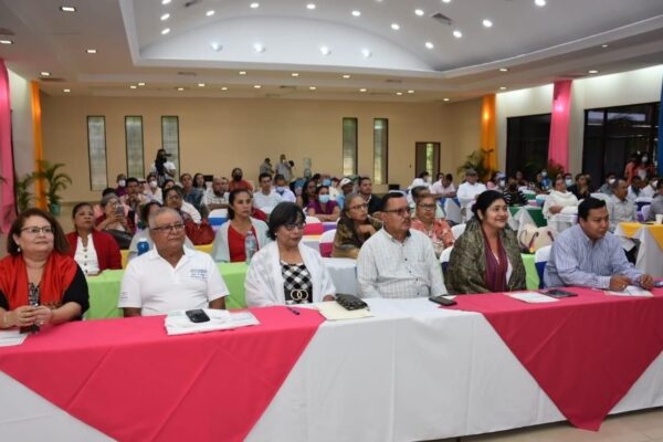 315 clínicas de medicina natural al servicio de los nicaragüenses