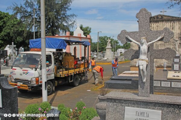 Garantizan labores de limpieza en cementerios de Managua