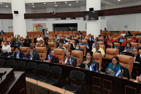 Nicaragua aprueba ley especial para vigencia de cédulas vencidas