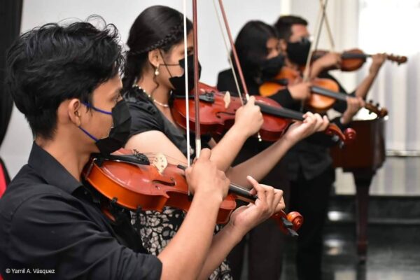 Nicaragua celebra Día Mundial de la Guitarra