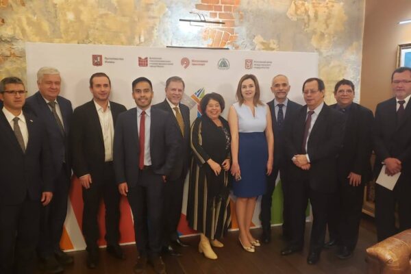 Nicaragua asiste a exposición sobre transporte urbano en Moscú