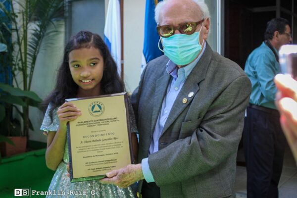 Mujeres destacan en Concurso Centroamericano de Poesía 2022