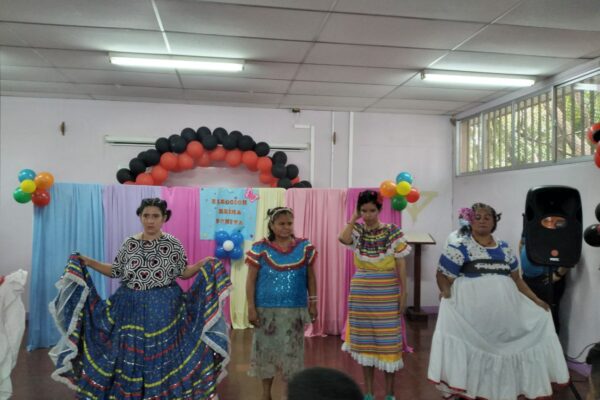 Hospital Psicosocial elige a la Reina Bonita