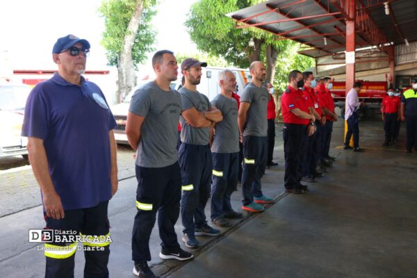 Bomberos nicaragüenses fortalecen competencias en rescate acuático y en alturas