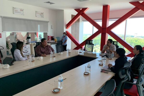 IBEX recibe visita de viceministro del trabajo