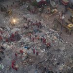 Un muerto y 64 heridos por terremoto en Türkiye