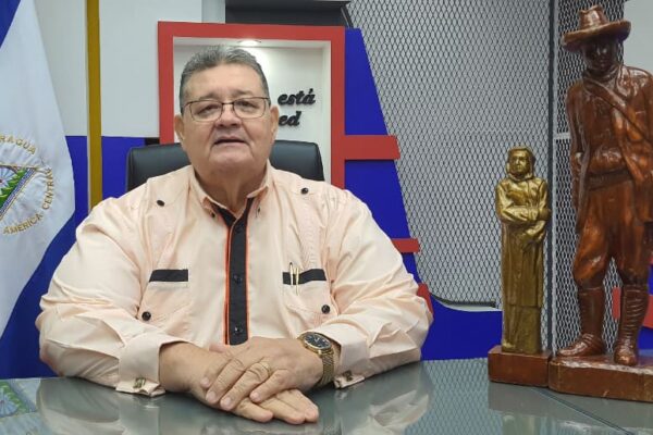 Moisés Absalón Pastora: La oxidación de occidente