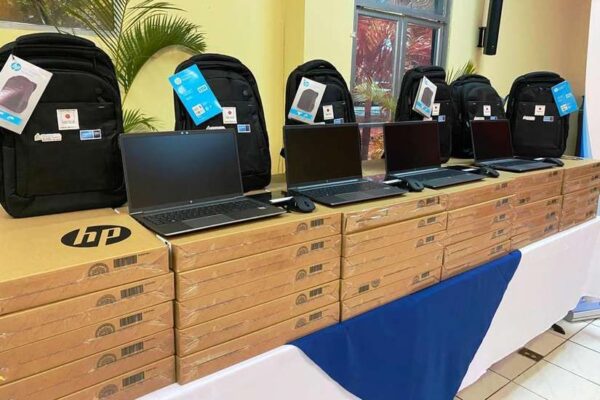 Nicaragua agradece a OPS por donación de equipos informáticos