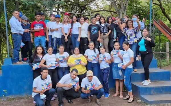 Más 578 mil nicaragüenses reciben cartilla sobre familias en una semana