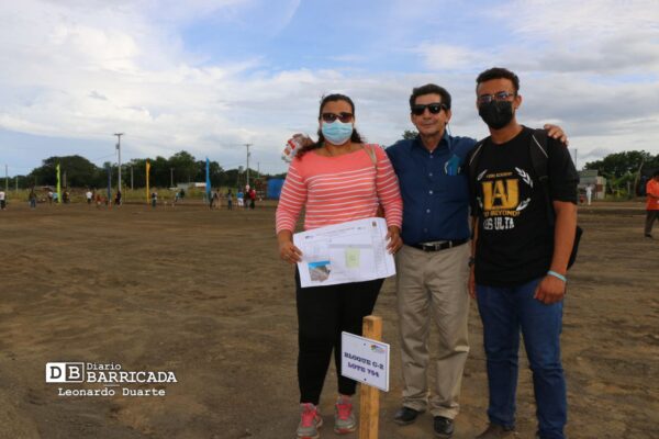 300 lotes de terreno son entregados a familias de Managua