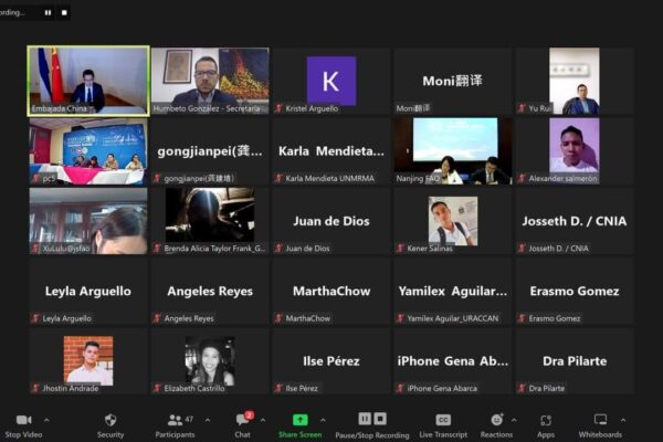 Nicaragüenses concluyen seminarios de moda y diseño impartidos por China