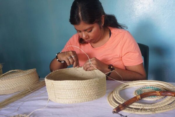 Artesanías de pita, mujeres inspiradas en la tradición y cultura