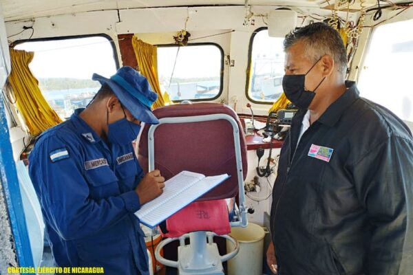 Embarcaciones y flota pesquera industrial son protegidas por la Fuerza Naval
