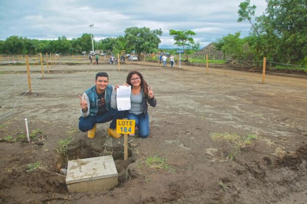 Gobierno entregará 100 viviendas y 300 lotes de terrenos a nicaragüenses