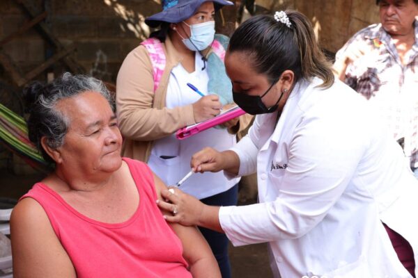 92 por ciento de nicaragüenses mayores a dos años completan esquema de vacunas covid-19