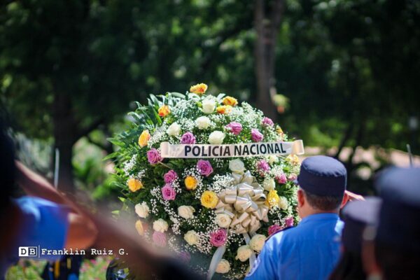 Oficiales de policías comprometidos con el heroísmo del Comandante Carlos Fonseca