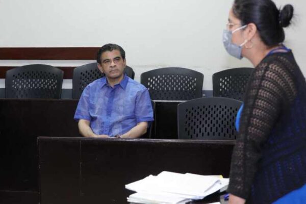 Autoridad judicial decreta arresto domiciliario contra Rolando Álvarez