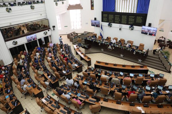 Asamblea Nacional honra el legado de Luis Alfonso Velásquez Flores