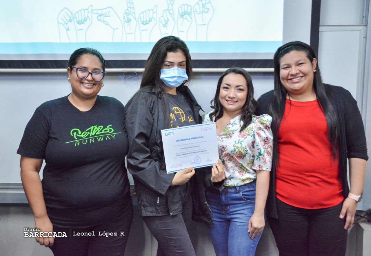 Especializan a universitarios nicaragüenses en lenguaje de señas