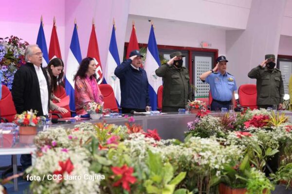 Un minuto de silencio por las víctimas del terremoto del 72 y por Blanca Segovia Sandino