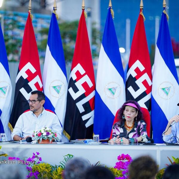 Foto de Acto de entrega de 150 buses rusos a cooperativas de transportistas