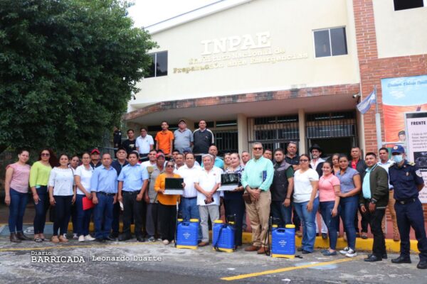 Dotan de equipos para control de incendios a municipios de Nicaragua