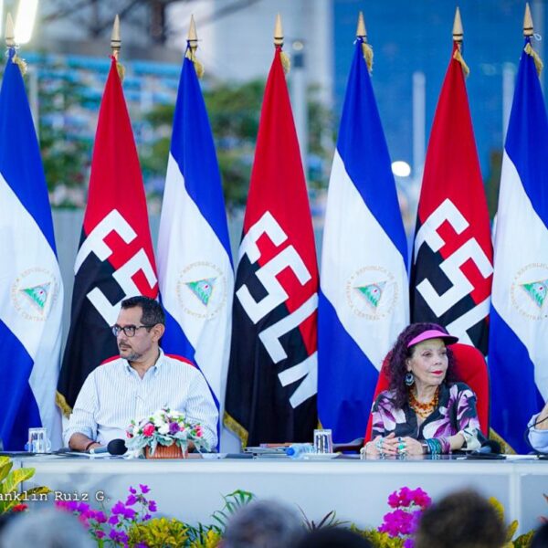 Foto de Acto de entrega de 150 buses rusos a cooperativas de transportistas