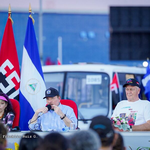 Foto de Acto de entrega de 150 buses rusos a cooperativas de transportistas